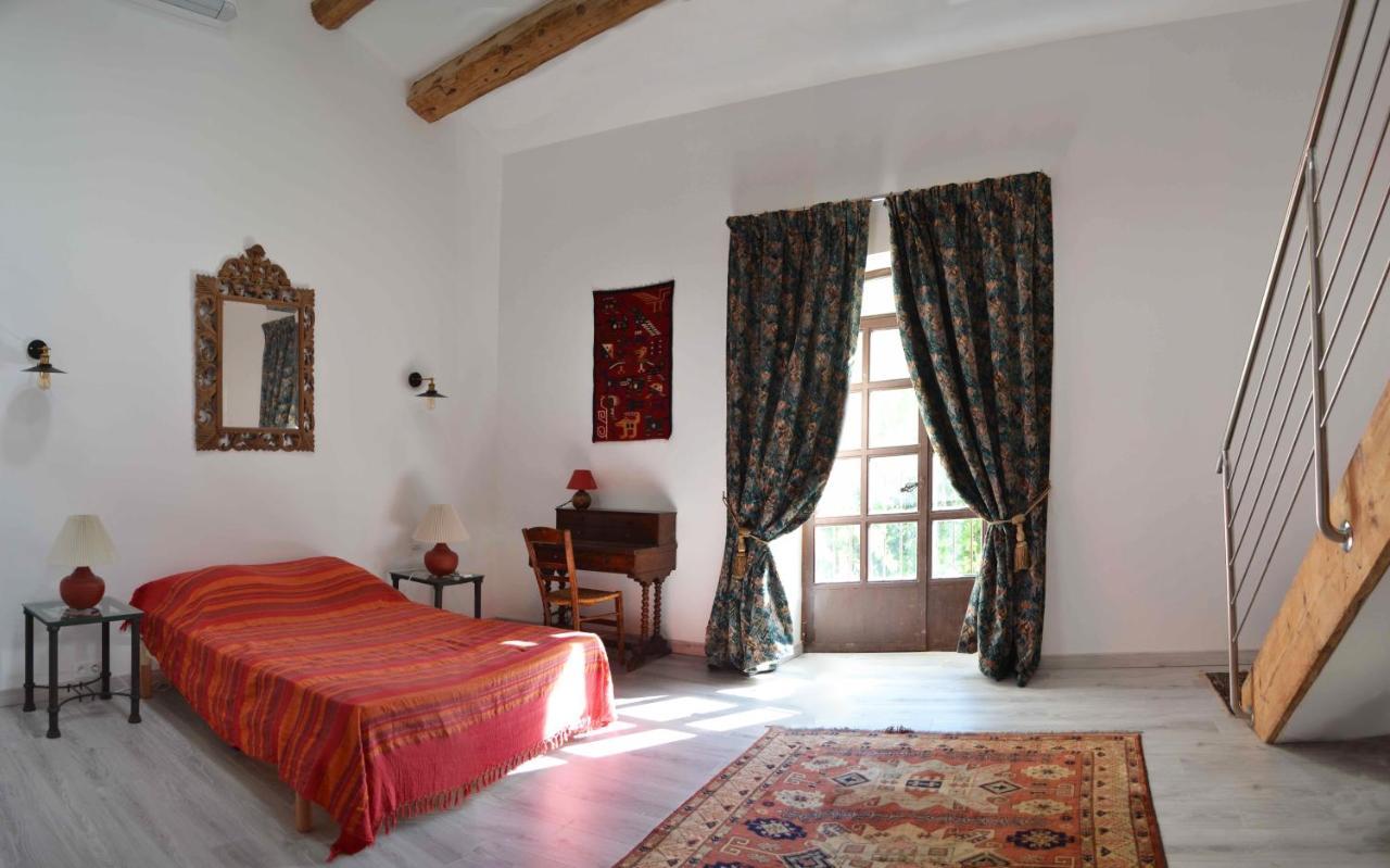 Chambres D Hotes De Charme Dans Mas La Souvine Du 17Eme, Chambres Climatisees Bédarrides Exteriör bild