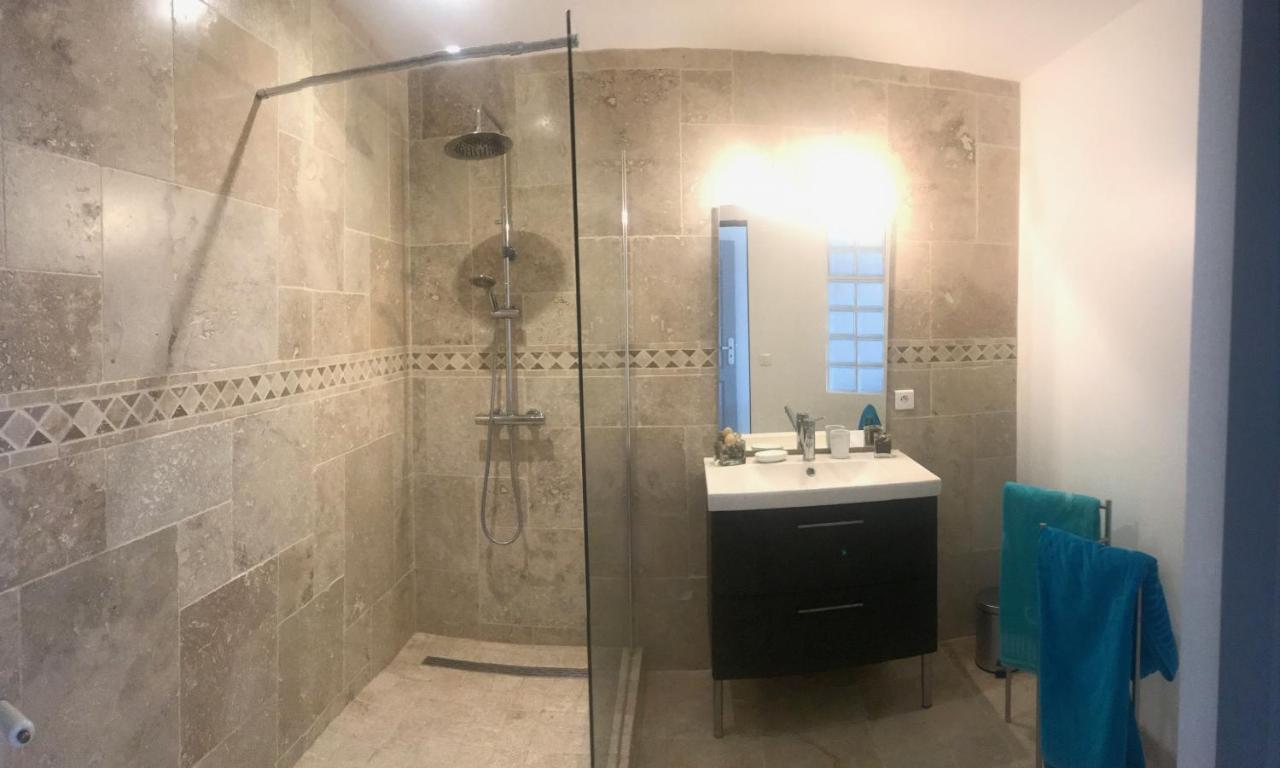 Chambres D Hotes De Charme Dans Mas La Souvine Du 17Eme, Chambres Climatisees Bédarrides Exteriör bild
